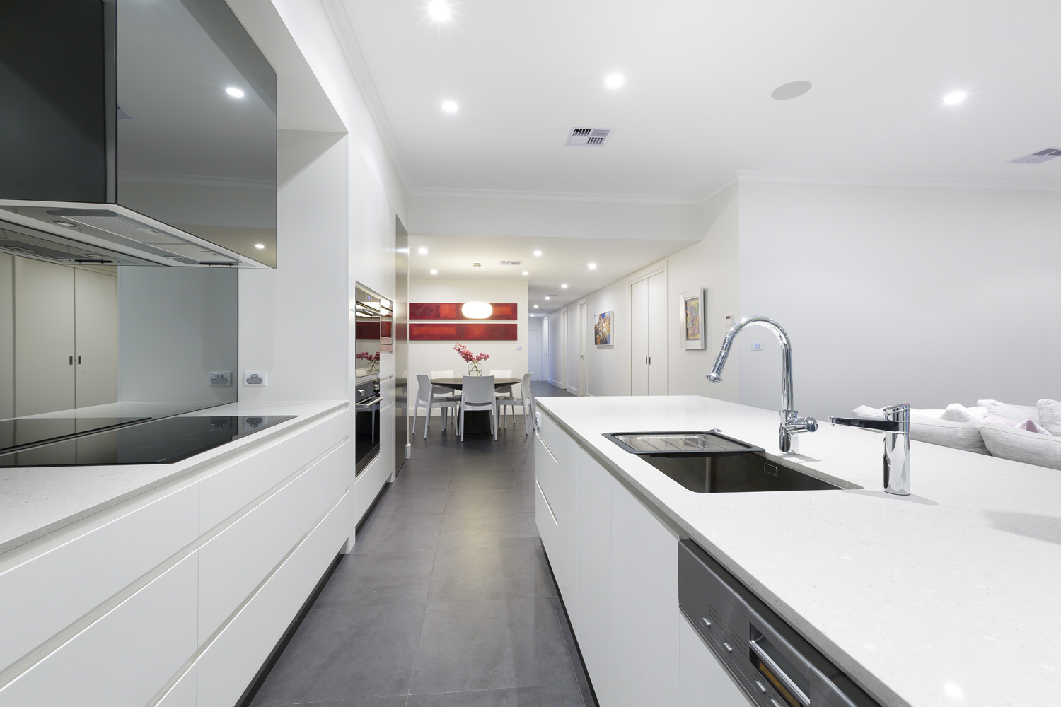 St Ives Contemporary Ranch: kitchen area