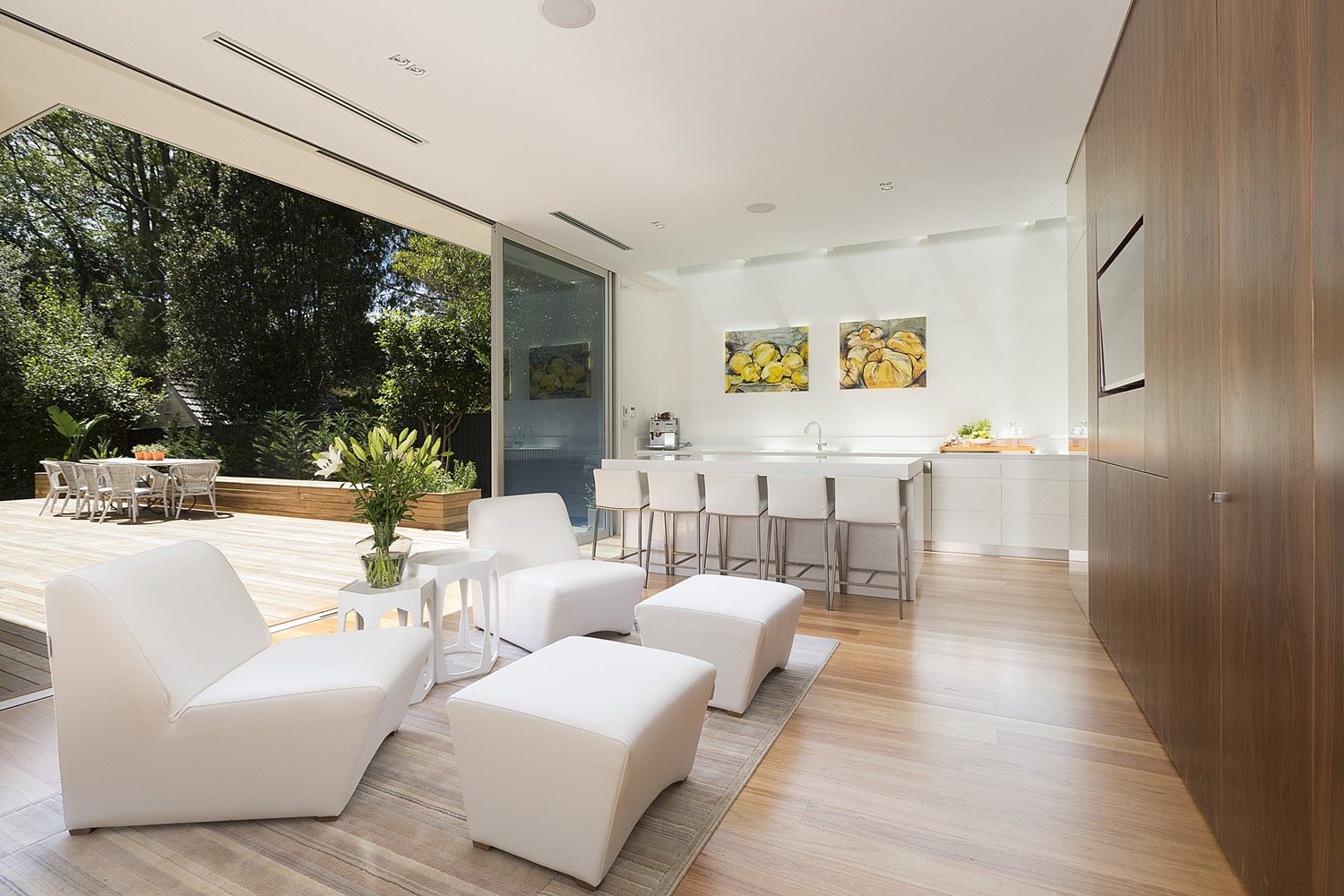 Wahroonga Modern: Integrated seamless outdoor living