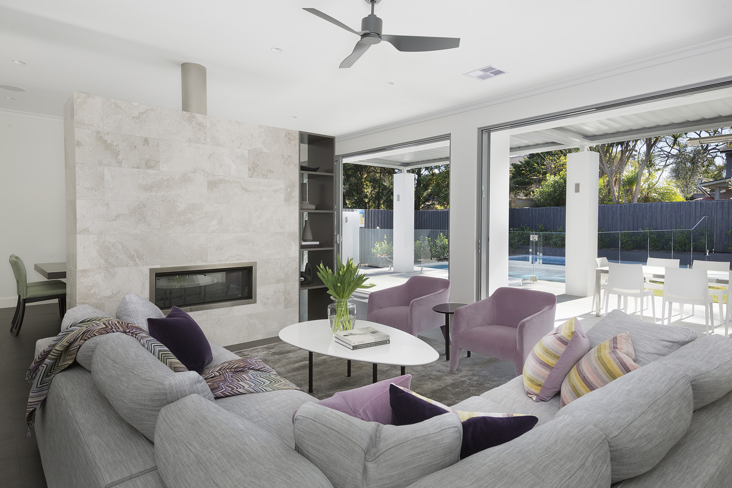 St Ives Contemporary Ranch: Living area flowing to outdoor living