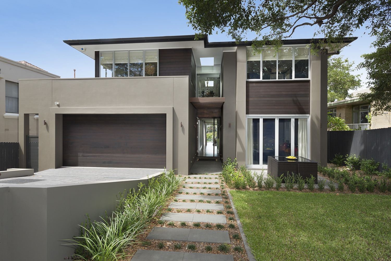Mosman Contemporary: entrance to house