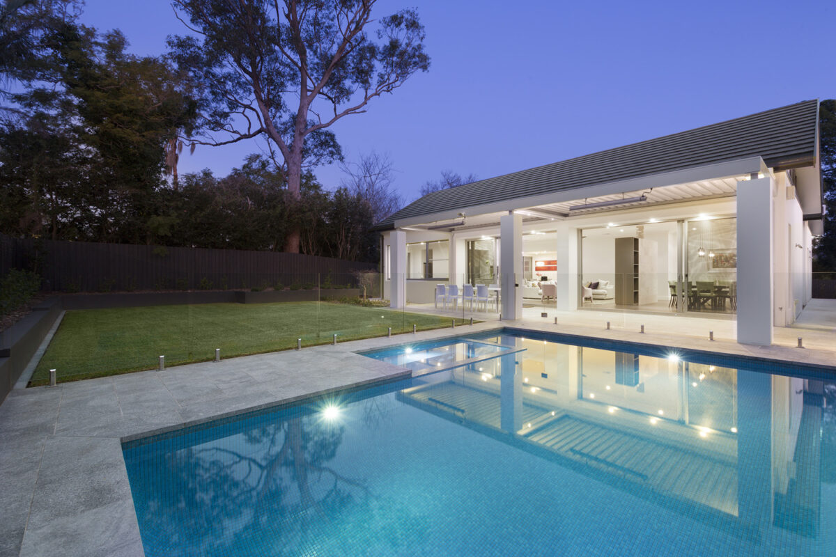 St Ives Contemporary Ranch: pool lit up at night