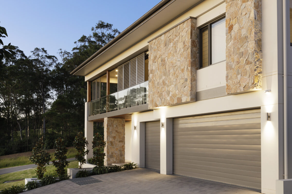 Castle Hill Mid-Century Contemporary: sandstone tile facade