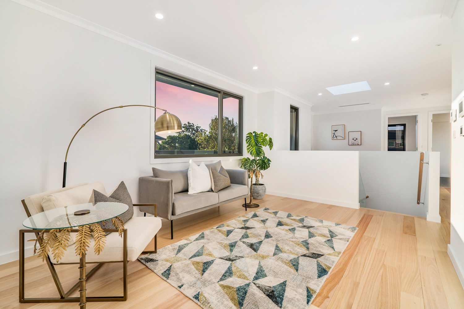 Glenhaven Contemporary: upper storey living area