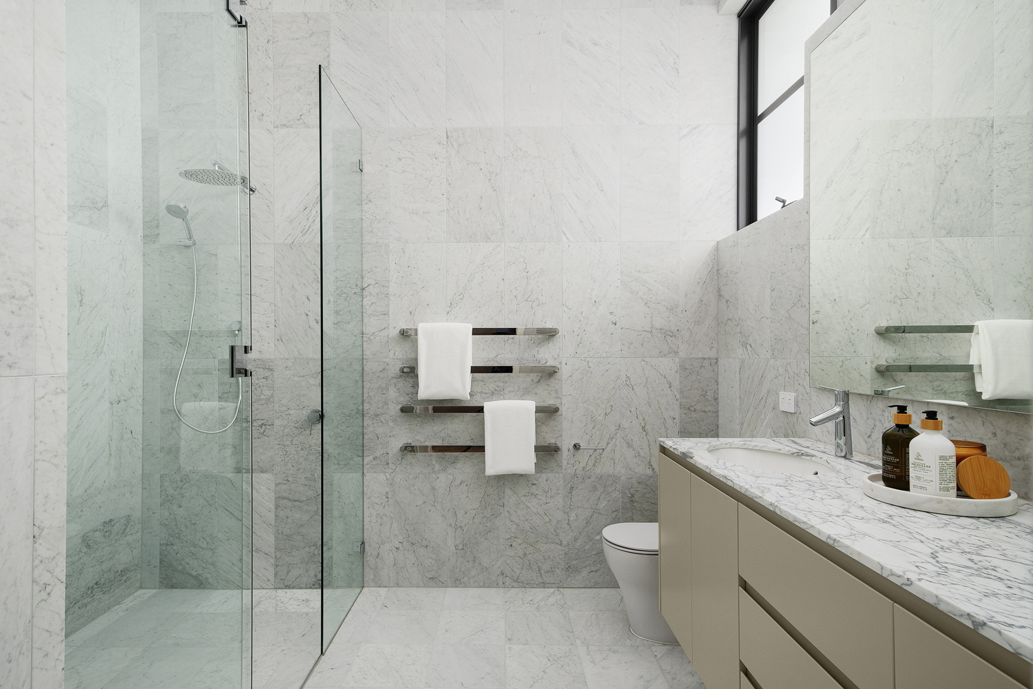 Greenwich Contemporary: bathroom