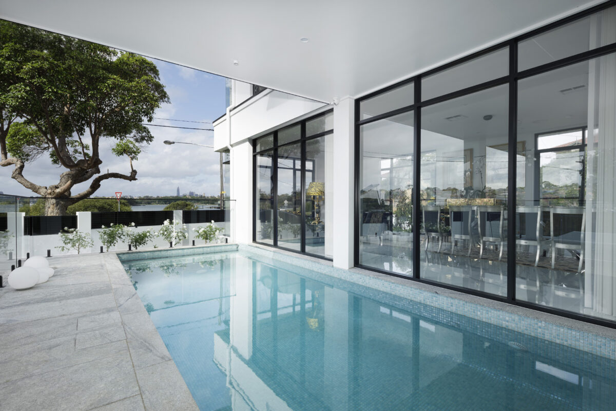 Rodd Point Contemporary: outdoor pool