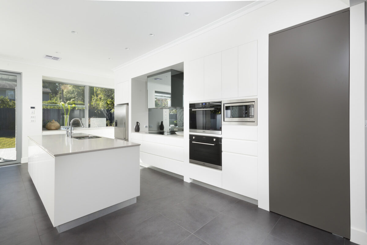 St Ives Contemporary Ranch: kitchen