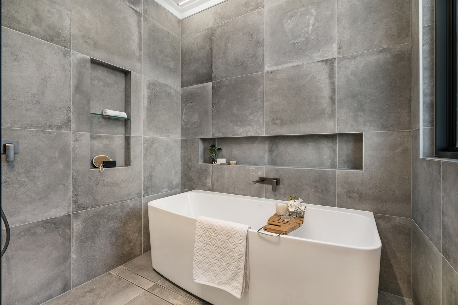 Glenhaven Contemporary: bathroom with freestanding tub