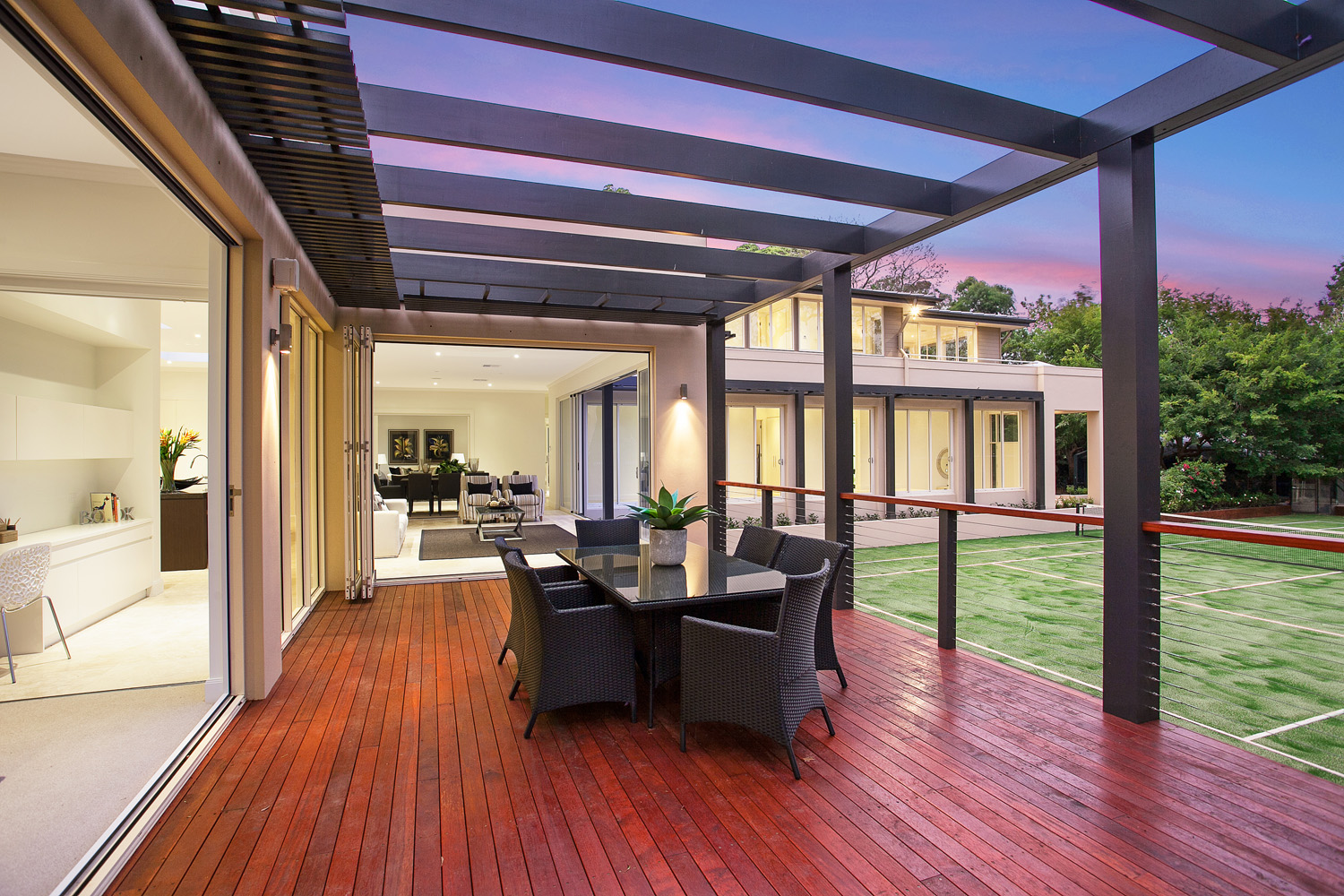 Turramurra Resort-Style: outdoor deck at dusk