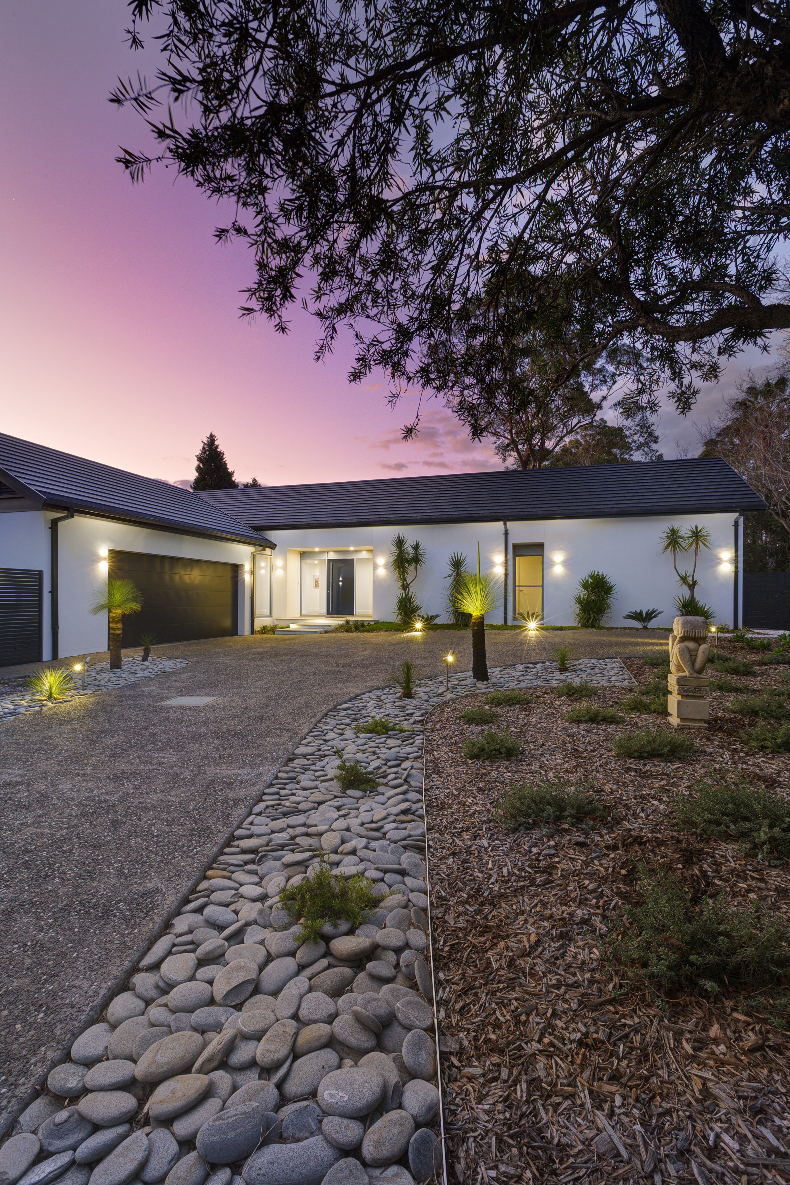 St Ives Contemporary: Front entrance via the driveway at dusk