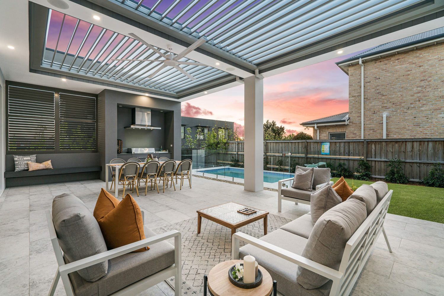 Glenhaven Contemporary: outdoor living