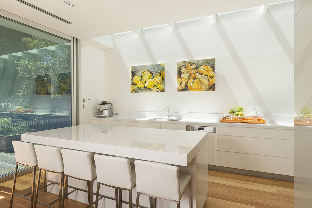 Wahroonga Modern: light-drenched bar